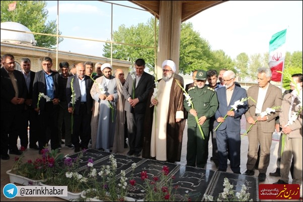 غبارروبی مزار شهدای گمنام و پاسداشت مقام جانباز در میاندوآب/ تصاویر