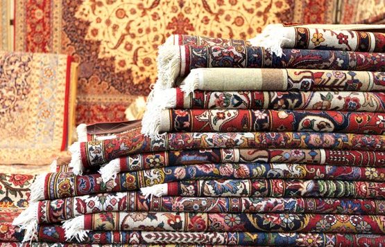 صنعت فرش‌بافی آذربایجان‌غربی در گیر و دار تامین مواد اولیه / ۷۲ هزار شغل پایدار در سایه کارگاه‌های فرش بافی