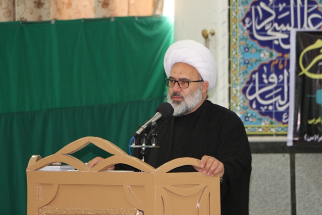 جوانان را به سمت مساجد جذب کنیم/ با اخلاق محوری می توان افراد را به سمت مساجد جذب کرد