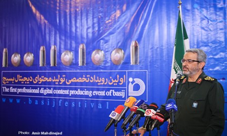 رقابت سخت و نفس گیر 96 تیم از سراسر کشور/ غیب پرور: اهمیت حضور جوانان در فضای مجازی کمتر از حضور در دفاع مقدس نیست