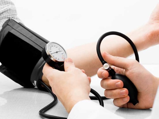 شناسايي ۱۲ هزار بيمارمبتلا به فشار خون در میاندوآب/طرح بسیج ملی کنترل فشار خون بالا در  میاندوآب آغاز شد