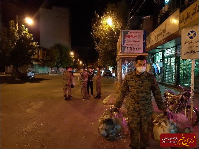 تلاش شبانه بسیجیان برای پاکسازی معابر در میاندوآب+ تصاویر