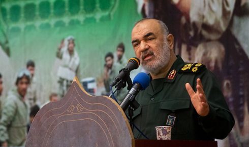 سرلشکر سلامی: بسیج نقطه کانونی عزت امت اسلامی است/ «حل مشکلات» استراتژی اصلی بسیج