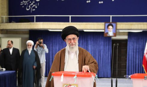 رهبر معظم انقلاب: روز انتخابات روز احقاق حق مدنی ملت است/ مردم در هر شهری به تعداد نامزدهای آن شهر و در تهران به 30 نفر رای بدهند