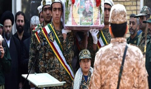 پاسخ رهبر انقلاب به نامه فرزندان شهید حادثه تروریستی جاده خاش