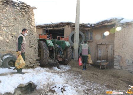 توزیع بسته های معیشتی توسط سپاه در مناطق محروم میاندوآب/تصاویر