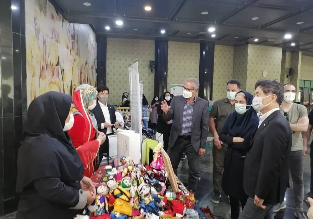 حضور بانوان کارآفرین و هنرمند میاندوآبی در جشنواره معیشت‌های پایدار در تبریز