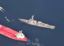 تحقیر قدرت دریایی آمریکا؛ این بار دریای عمان/ وقتی ناوشکن‌های ۹ هزار تنی جلوی قایق‌های تندرو کم می‌آورند!