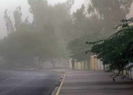 تندباد با سرعت ۸۰ کیلومتر بر ساعت میاندوآب را درنوردید