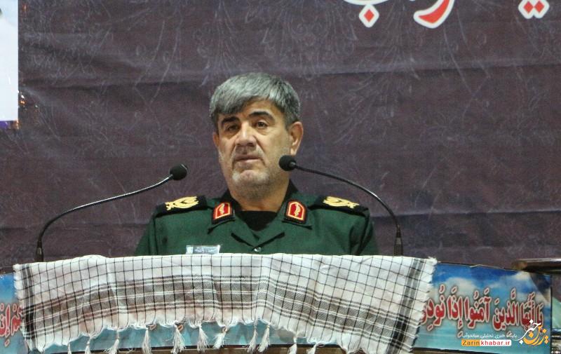 حاج قاسم سلیمانی تربیت یافته مکتب امام خمینی(ره) بود/ حاج قاسم پشت میزنشین نبود، مرد میدان بود