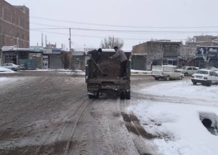 بارش ۳۰ سانتی برف در میاندوآب/ رکورد ۱۷ ساله شکست