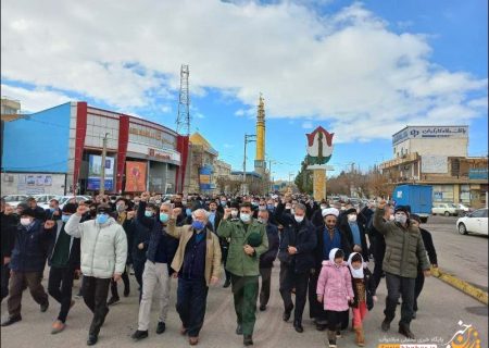 راهپیمایی و تجمع نمازگزاران جمعه میاندوآب در اعتراض به جنایات ائتلاف سعودی در یمن