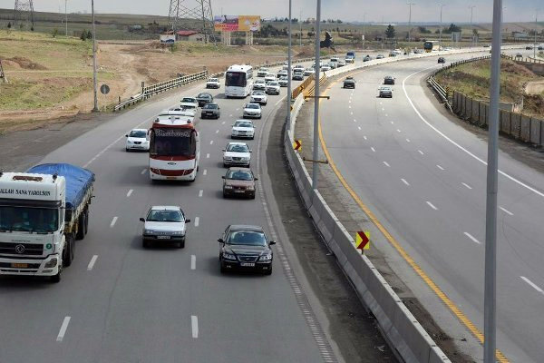 افزایش ۲۰ درصدی تردد نوروزی خودرو در محورهای آذربایجان‌غربی