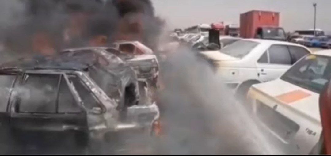 آتش‌سوزی پارکینگ خودرو میاندوآب براثر نشتی بنزین است