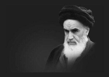 امام خمینی(ره)، ابرمرد تاریخ ساز انقلاب/جهاد تبیین، راهکار مقابله با تحریف شخصیت و خط امام راحل(ره) است