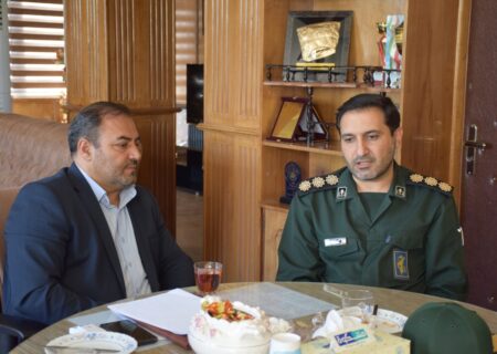باید به جامعه روحیه امید تزریق کرد/ سپاه همواره به دولت ها کمک کرده است