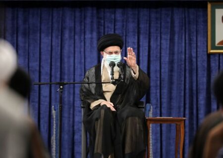 رهبر انقلاب: جمهوری اسلامی با الهام از اهل‌ بیت اژدهای هفت‌سر استکبار را عقب راند و پیشرفت کرد