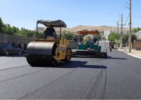 استارت آسفالت معابر شهری میاندوآب زده شد