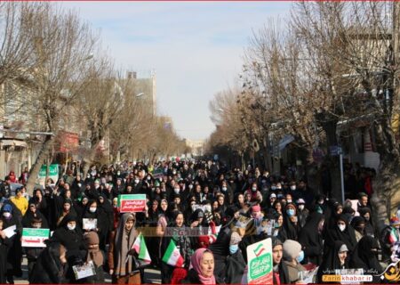 حاضری میاندوآبی ها در راهپیمایی ۲۲ بهمن ماه