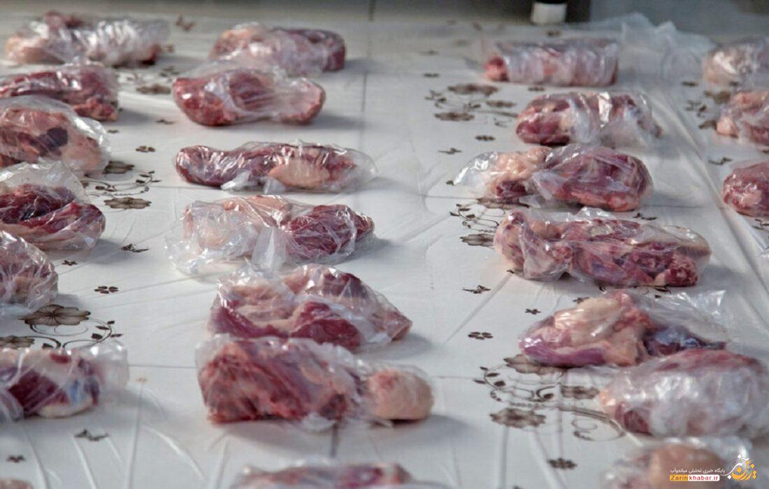 توزیع گوشت قربانی بین ۱۵۰۰ خانواده مددجوی کمیته امداد در میاندوآب