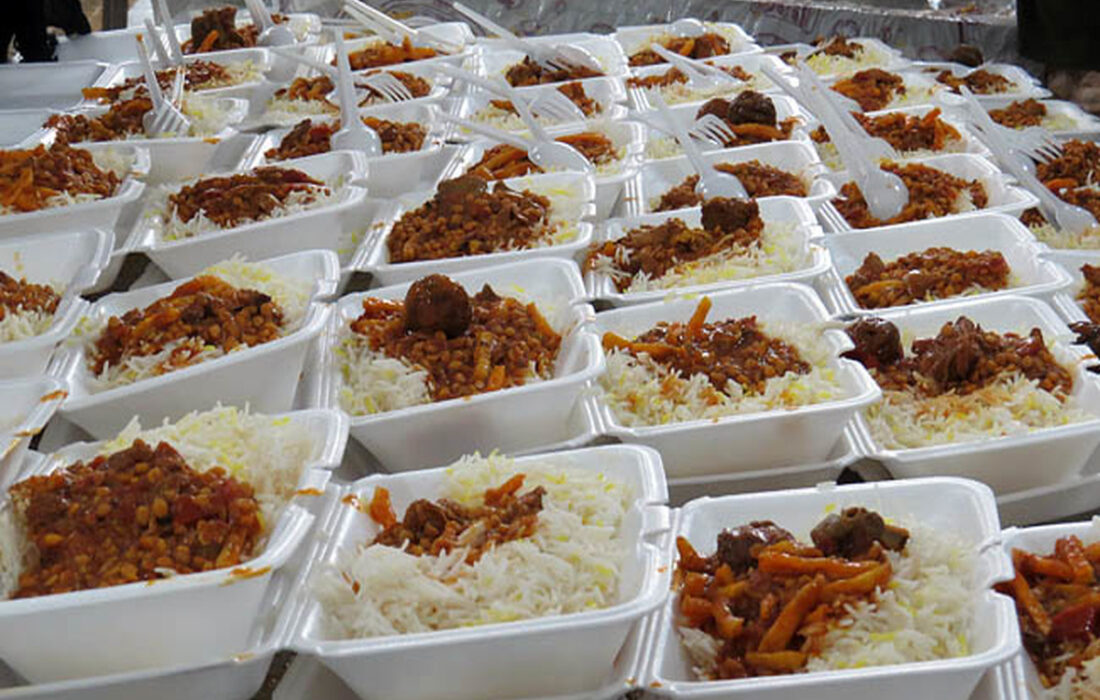  ۵۰۰ پرس غذای گرم بین نیازمندان در میاندوآب توزیع شد