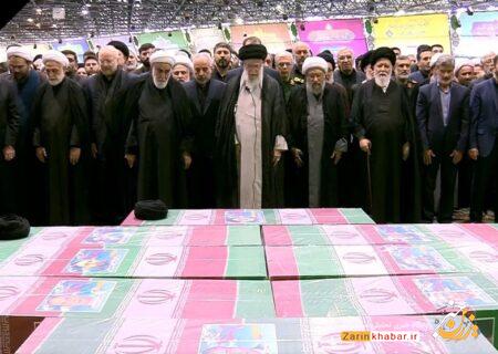 اقامه نماز رهبر انقلاب بر پیکر شهید رئیسی و شهدای خدمت
