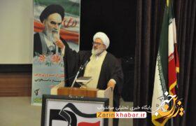 دانشجو باید دارای قدرت تحلیل سیاسی باشد