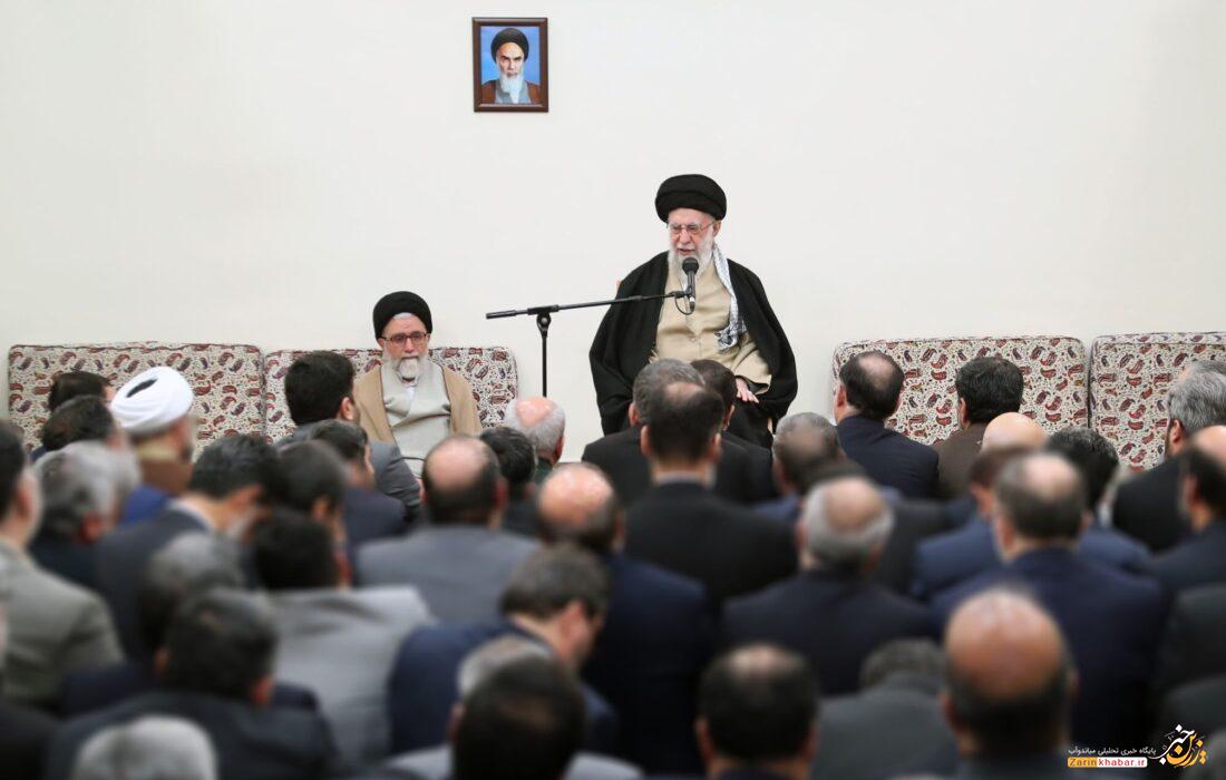 تنها راهحل مشکلات، پایبندی به مبانی انقلاب است