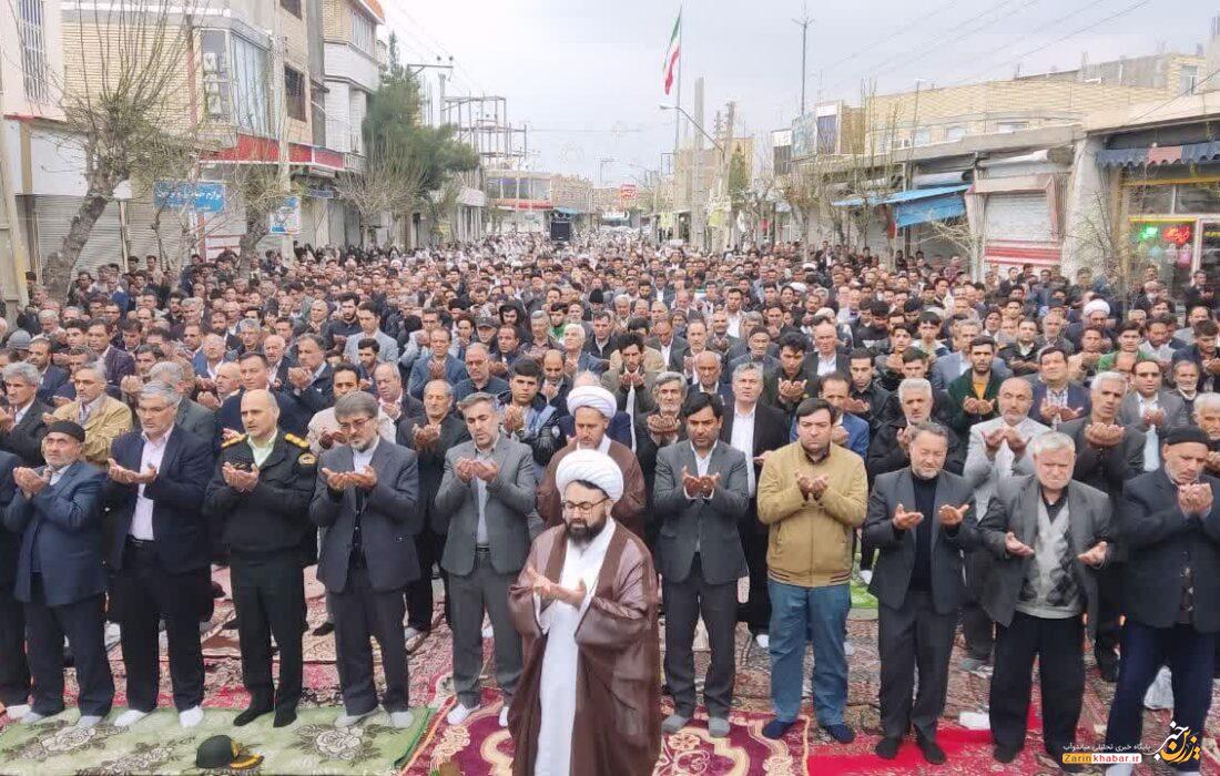 اقامه نماز عید فطر در چهاربرج