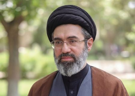 عهد می‌بندیم که انتقام خون امام شهید را بگیریم